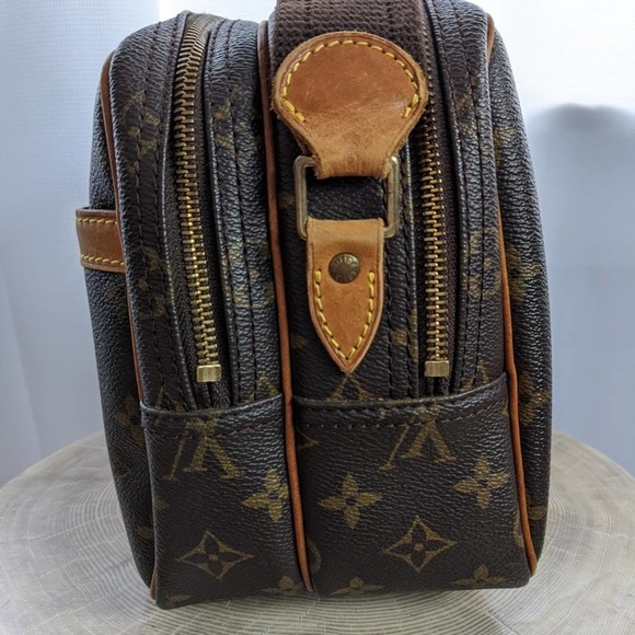 LOUIS VUITTON Monogram Reporter - Picture 5 of 10
